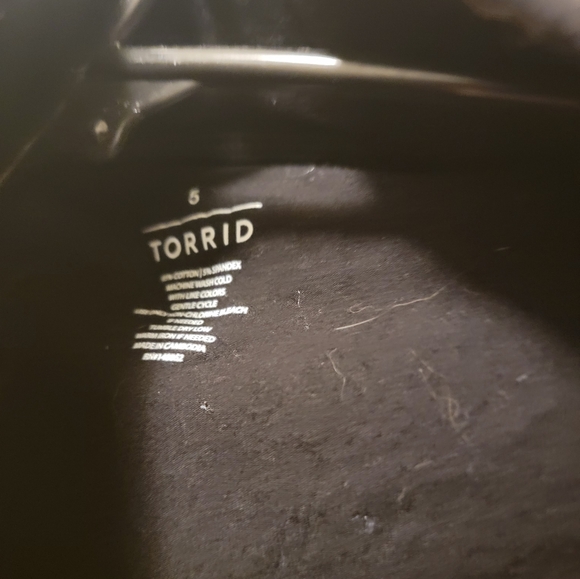 Crop Premium Legging - Lace-Up Black - Picture 6 of 6